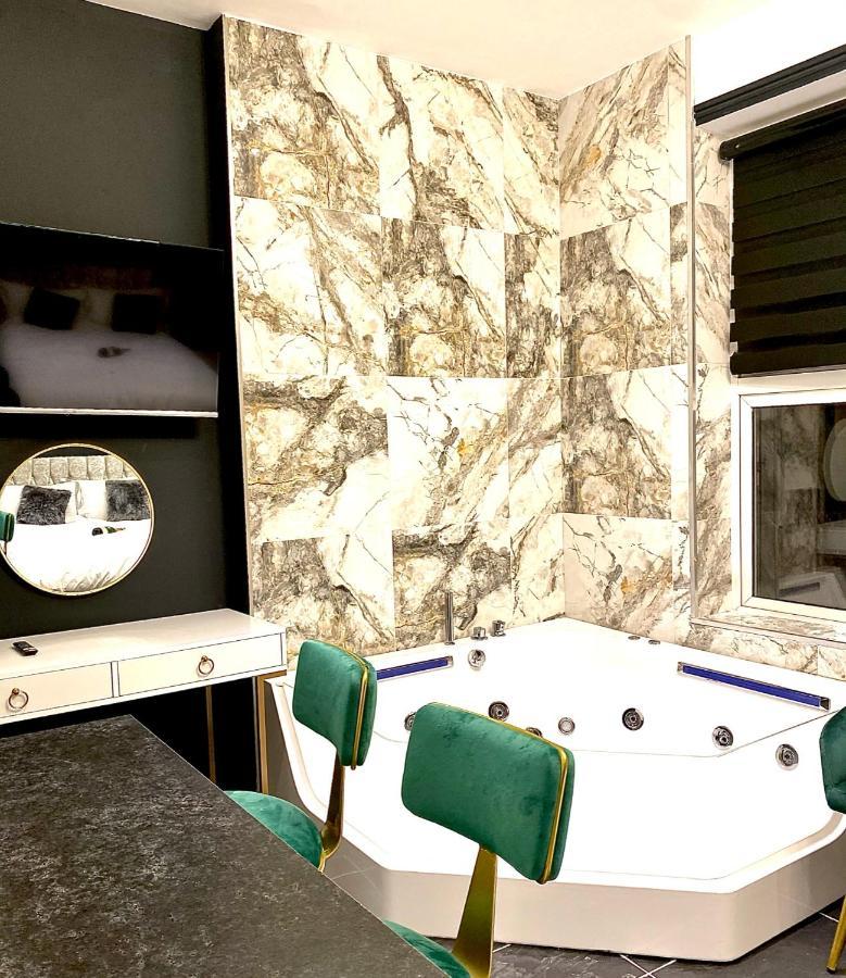 Duke And Duchess Apartments And Rooms - Private In Room Hot Tub Suites London Luaran gambar