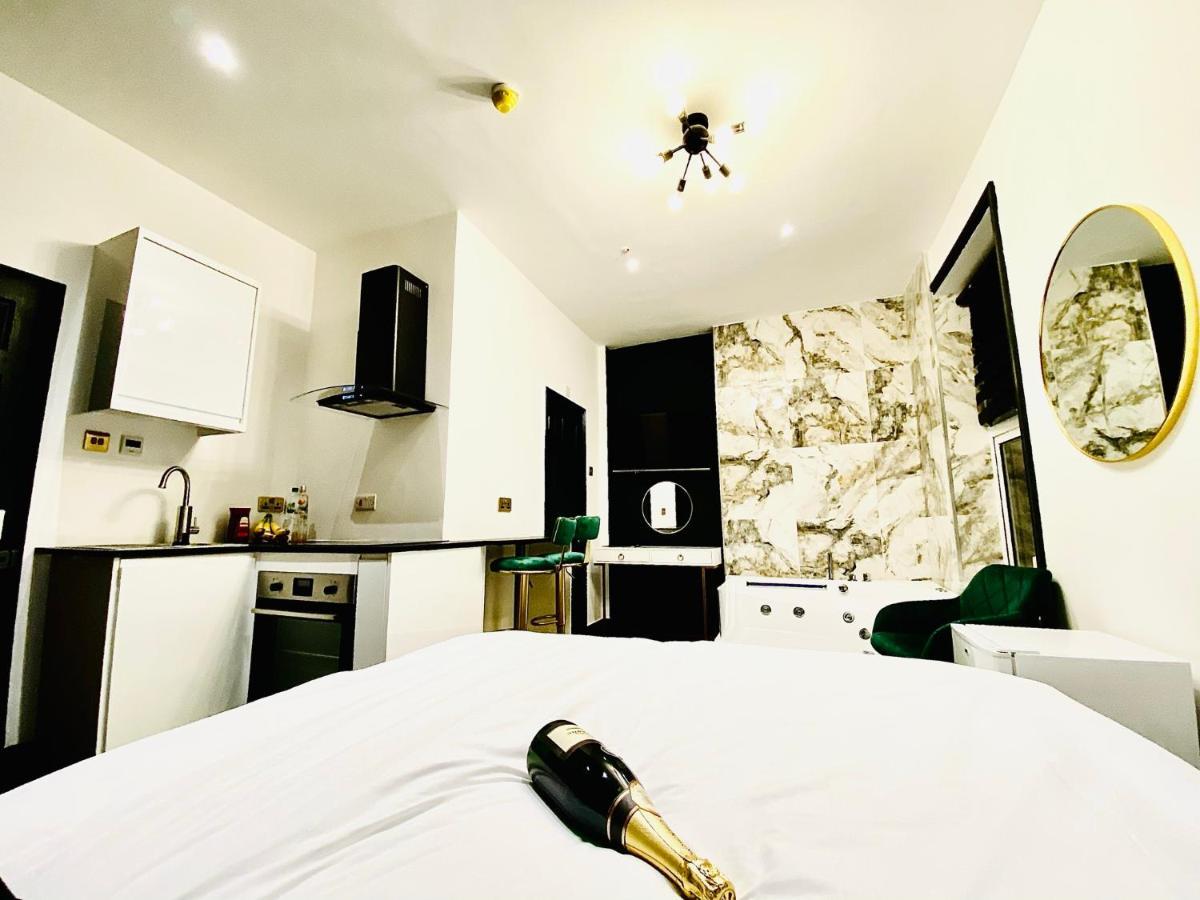 Duke And Duchess Apartments And Rooms - Private In Room Hot Tub Suites London Luaran gambar