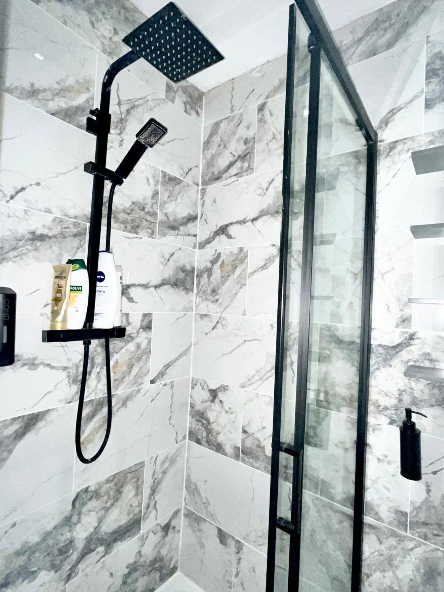 Duke And Duchess Apartments And Rooms - Private In Room Hot Tub Suites London Luaran gambar